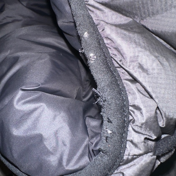 Men's Black and Gray Puffer Jacket - Picture 6 of 7